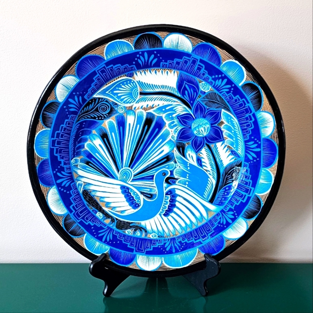 Decorative Pottery Plate with Bird Design